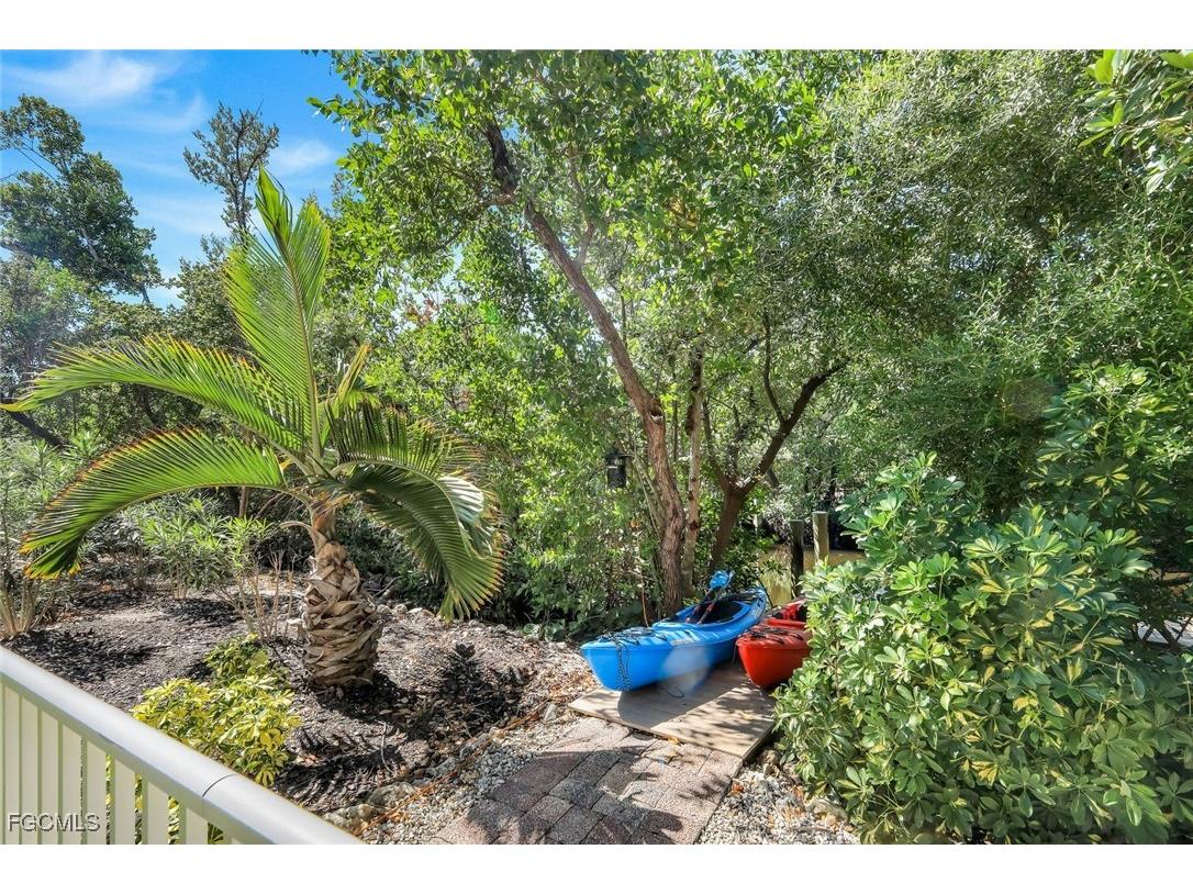 1111 Schooner Place Sanibel FL 33957 2025024630 image5