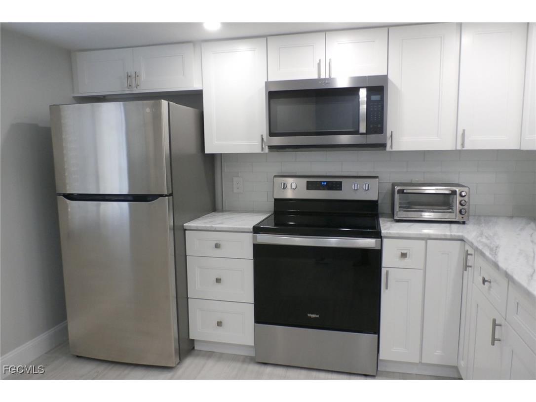 11110 Caravel Circle #101 Fort Myers FL 33908 2025000366 image4