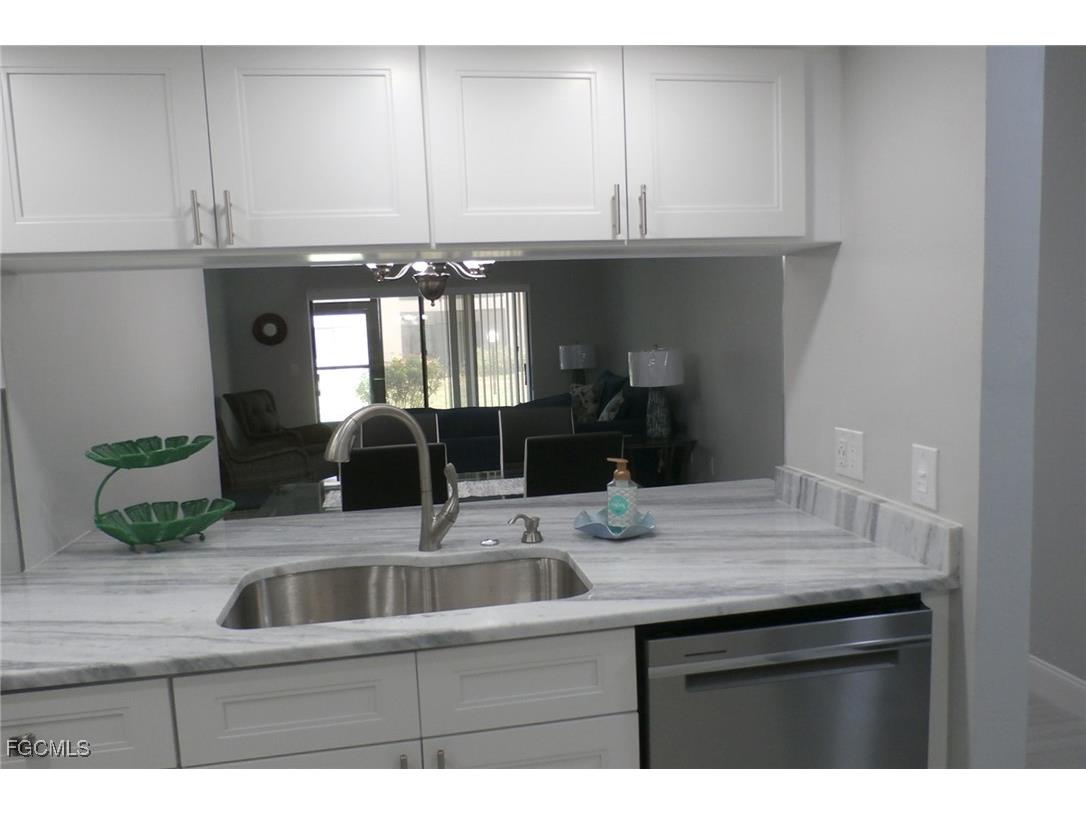 11110 Caravel Circle #101 Fort Myers FL 33908 2025000366 image6