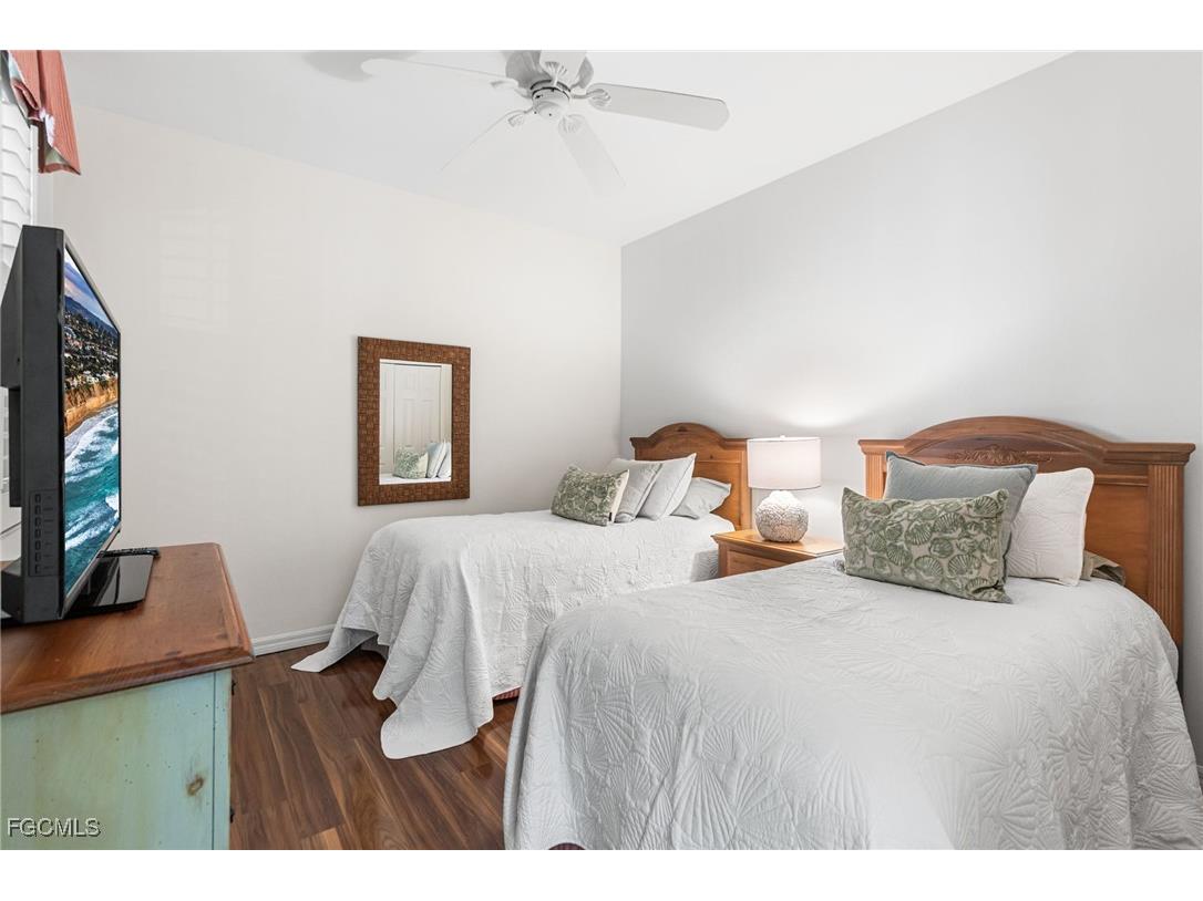 11110 Harbour Yacht Court #33B Fort Myers FL 33908 2025012331 image25