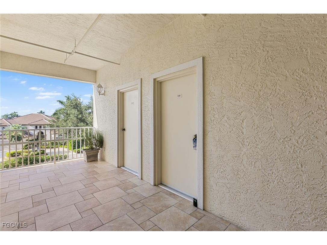 11110 Harbour Yacht Court #33B Fort Myers FL 33908 2025012331 image33