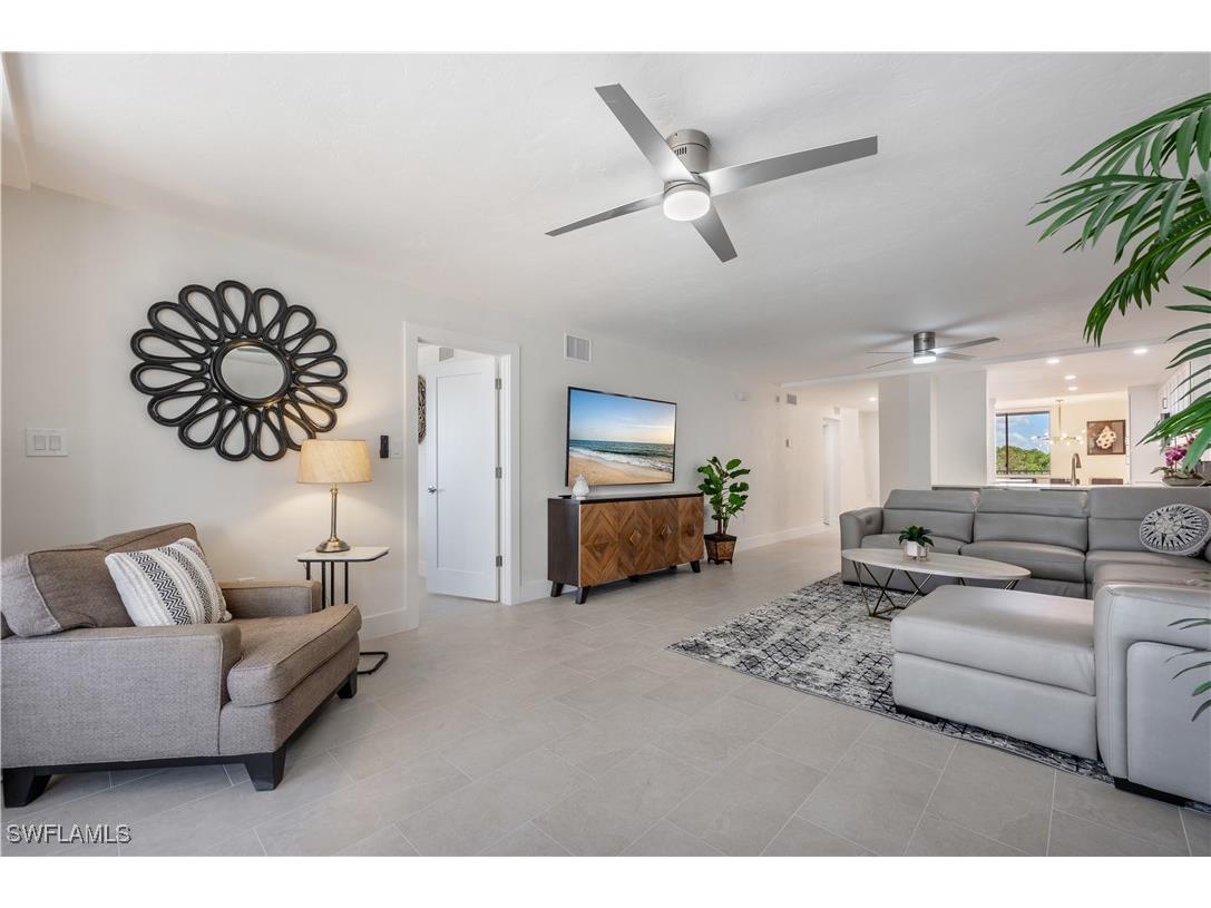 11118 Gulfshore #203 Naples FL 34108 225080136 image17