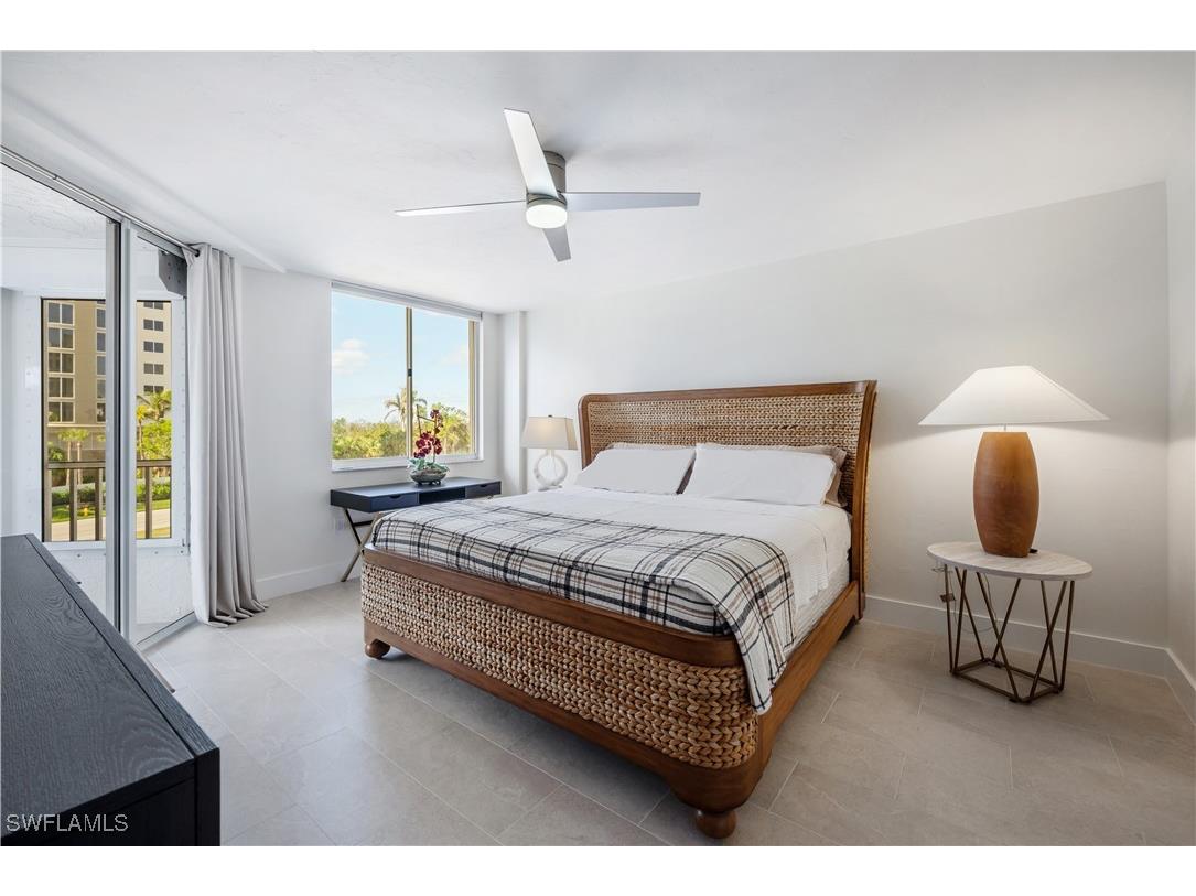 11118 Gulfshore #203 Naples FL 34108 225080136 image20
