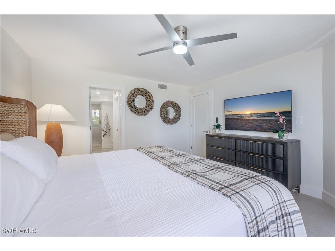 11118 Gulfshore #203 Naples FL 34108 225080136 image22