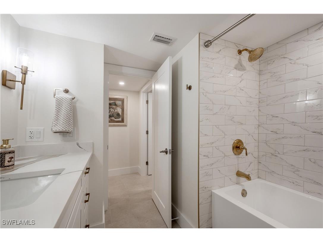 11118 Gulfshore #203 Naples FL 34108 225080136 image29