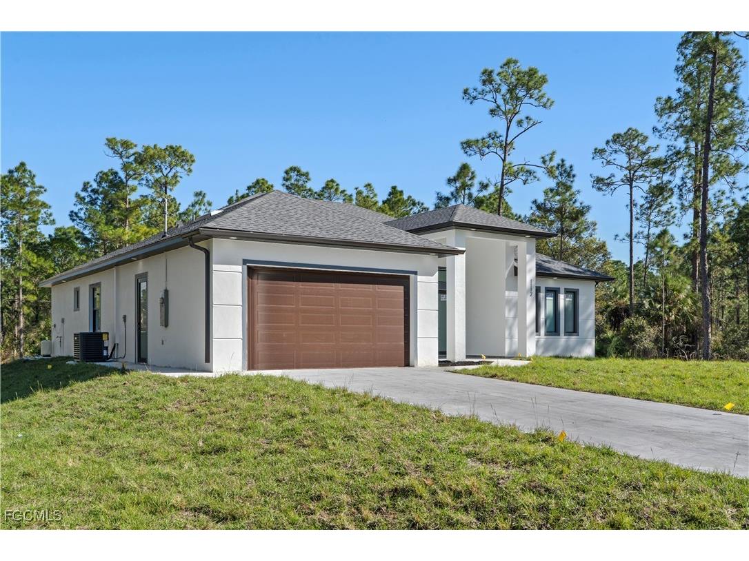 1112 Calvin Avenue Lehigh Acres FL 33972 2026005107 image1