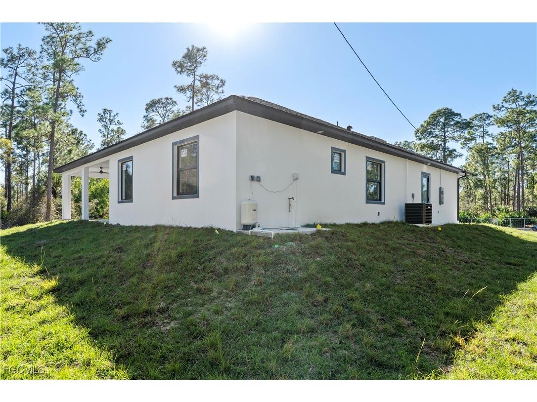 1112 Calvin Avenue Lehigh Acres FL 33972 2026005107 image4
