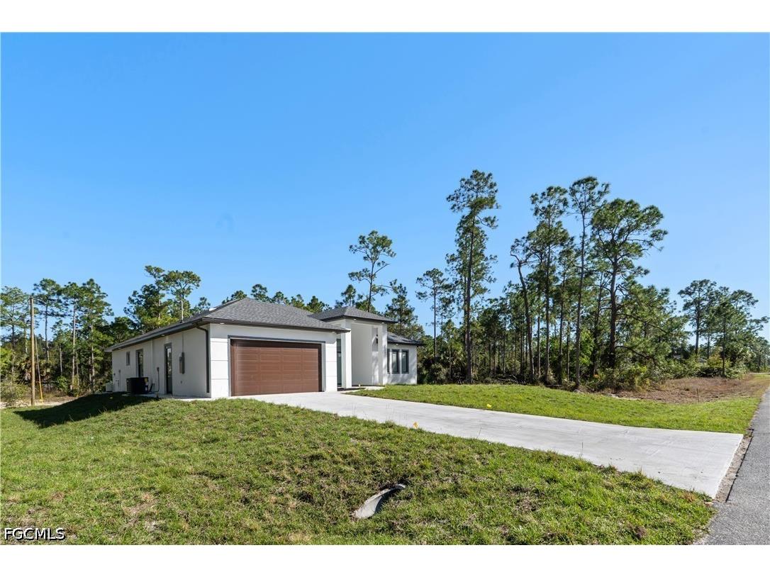 1112 Calvin Avenue Lehigh Acres FL 33972 2026024203 image1