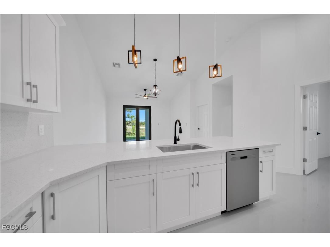 1112 Eisenhower Boulevard Lehigh Acres FL 33974 2025021083 image15