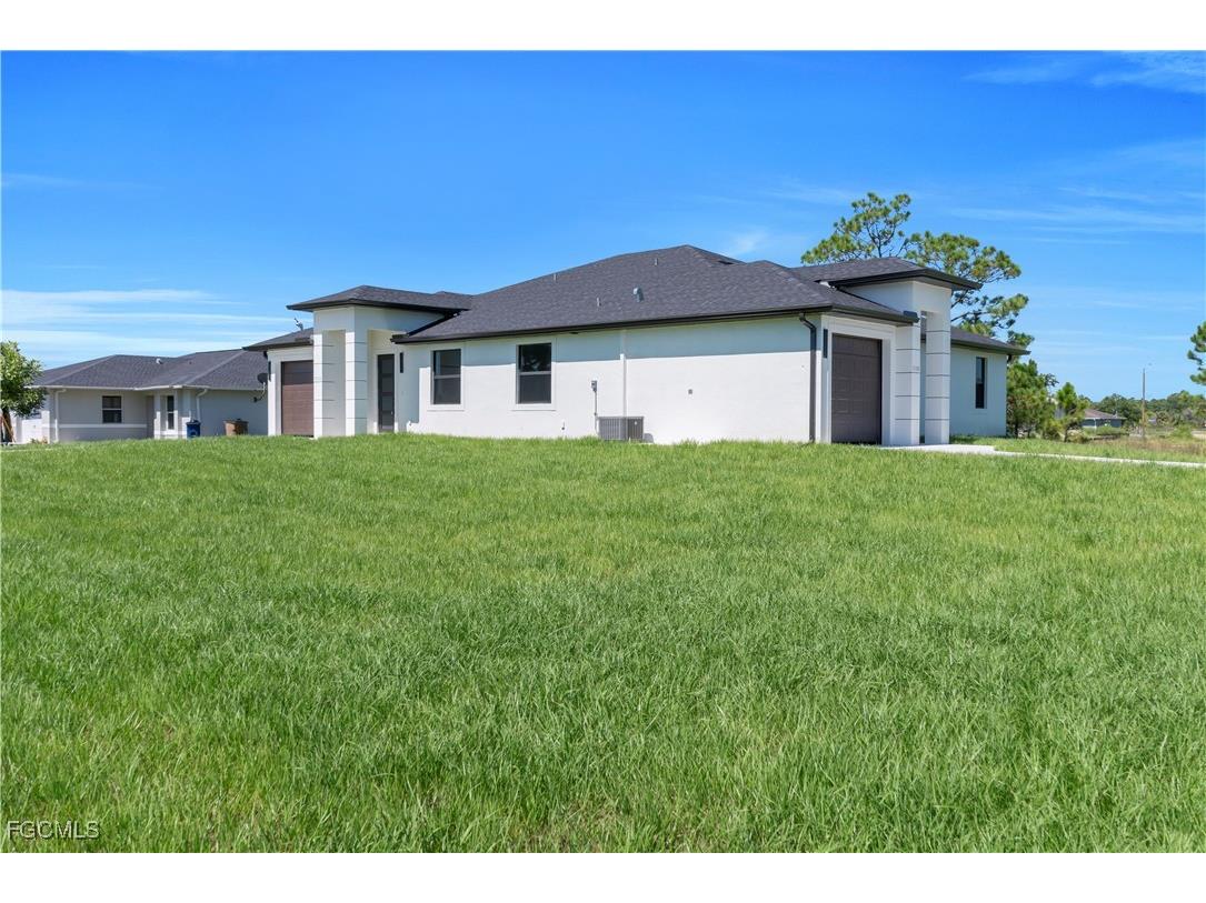 1112 Eisenhower Boulevard Lehigh Acres FL 33974 2025021083 image6