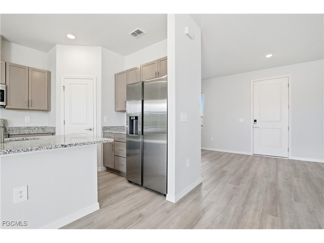 1112 NE 19th Street Cape Coral FL 33909 2025017885 image10