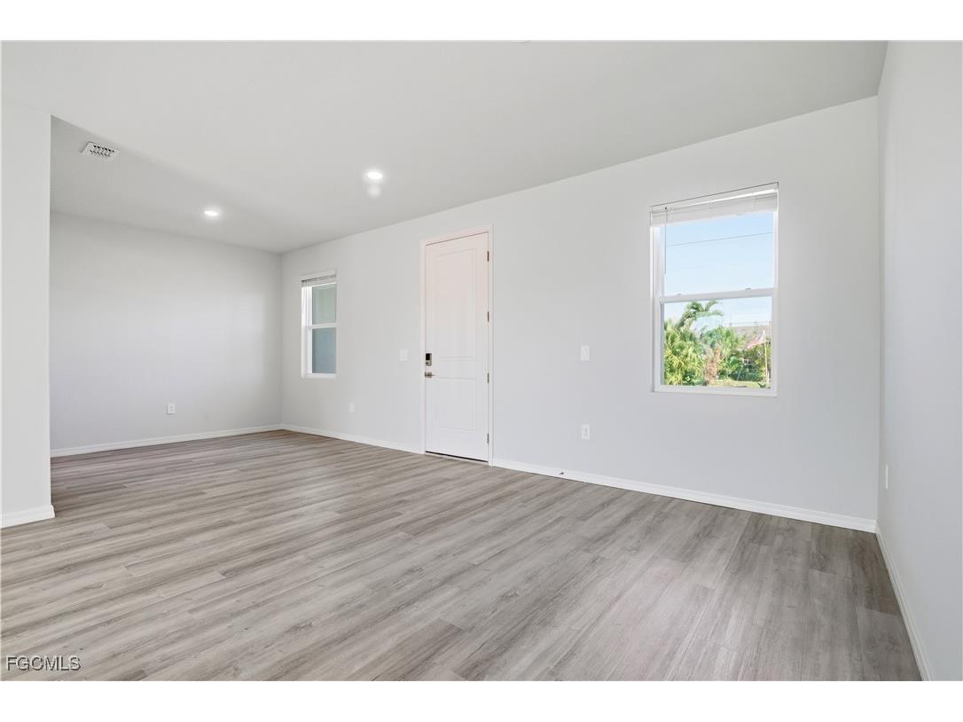 1112 NE 19th Street Cape Coral FL 33909 2025017885 image11