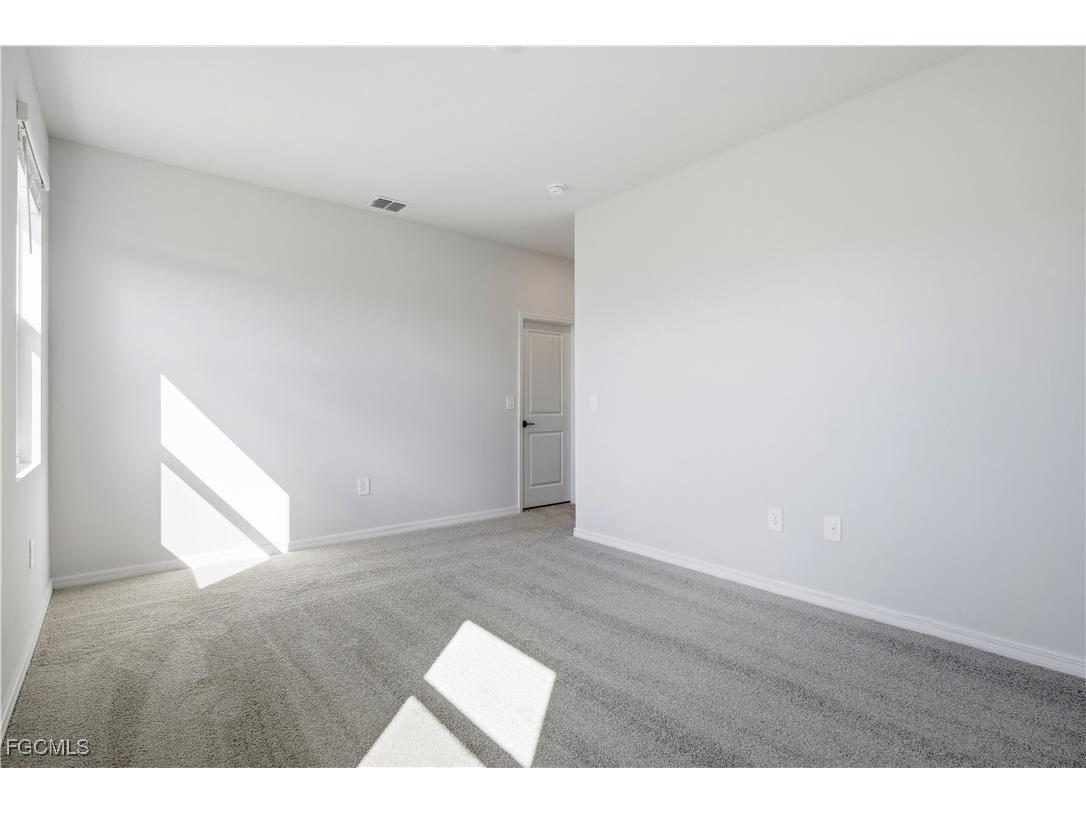 1112 NE 19th Street Cape Coral FL 33909 2025017885 image15