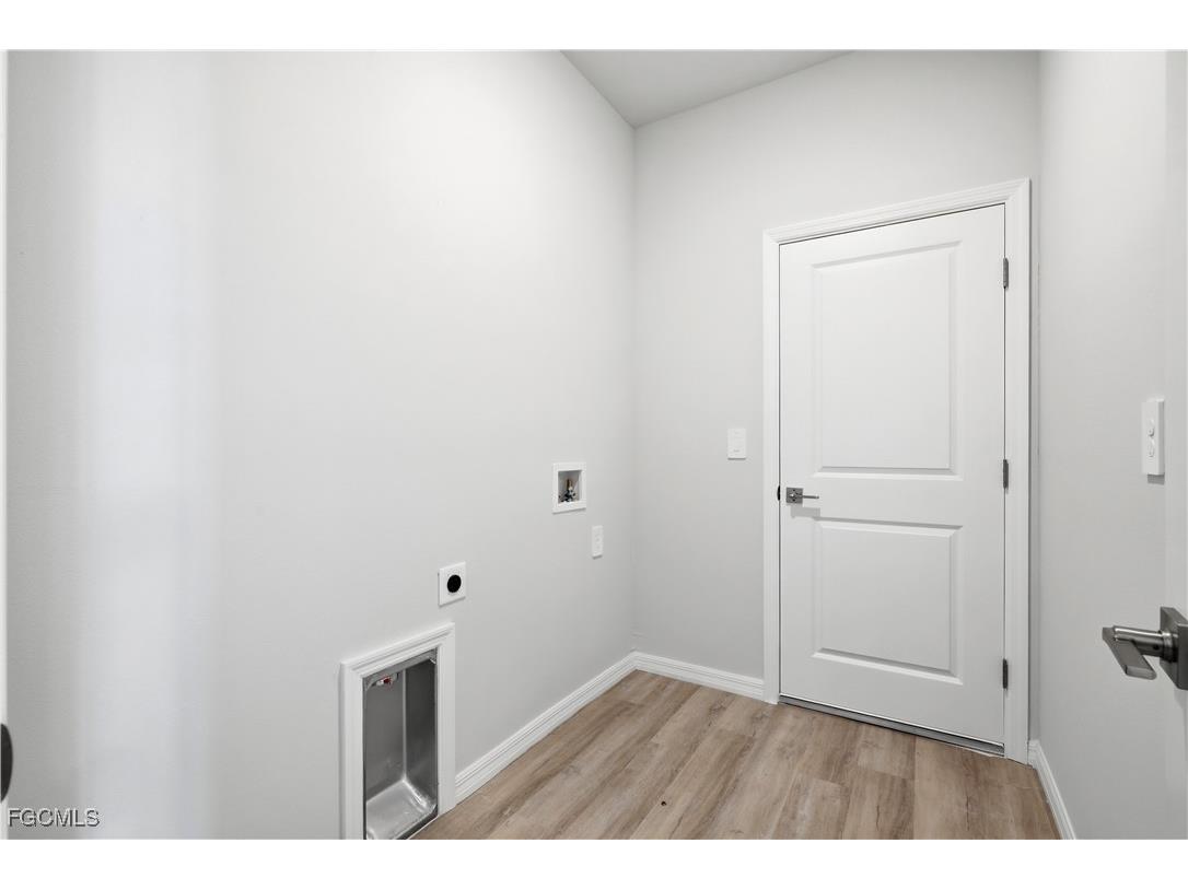 1112 NE 19th Street Cape Coral FL 33909 2025017885 image22