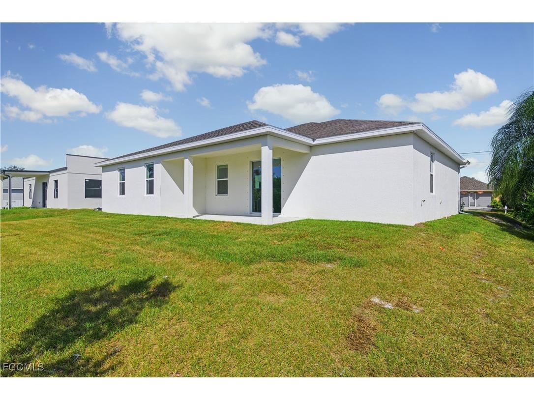 1112 NE 19th Street Cape Coral FL 33909 2025017885 image23