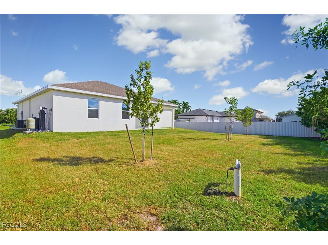 1112 NE 19th Street Cape Coral FL 33909 2025017885 image24