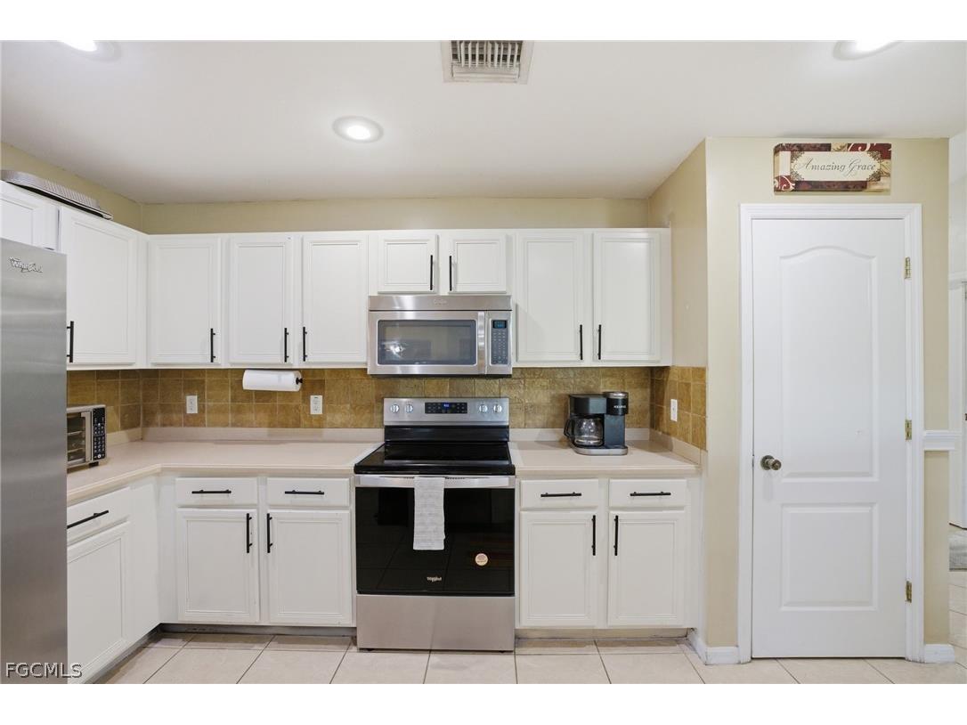 1112 SW 9th Court Cape Coral FL 33991 2026012778 image10