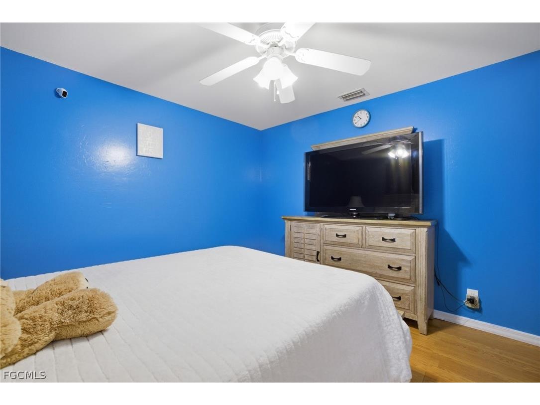 1112 SW 9th Court Cape Coral FL 33991 2026012778 image26