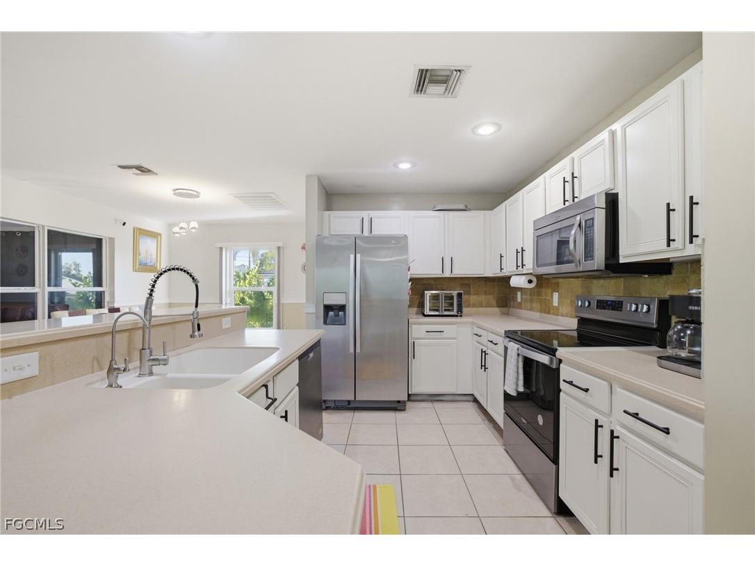 1112 SW 9th Court Cape Coral FL 33991 2026012778 image6