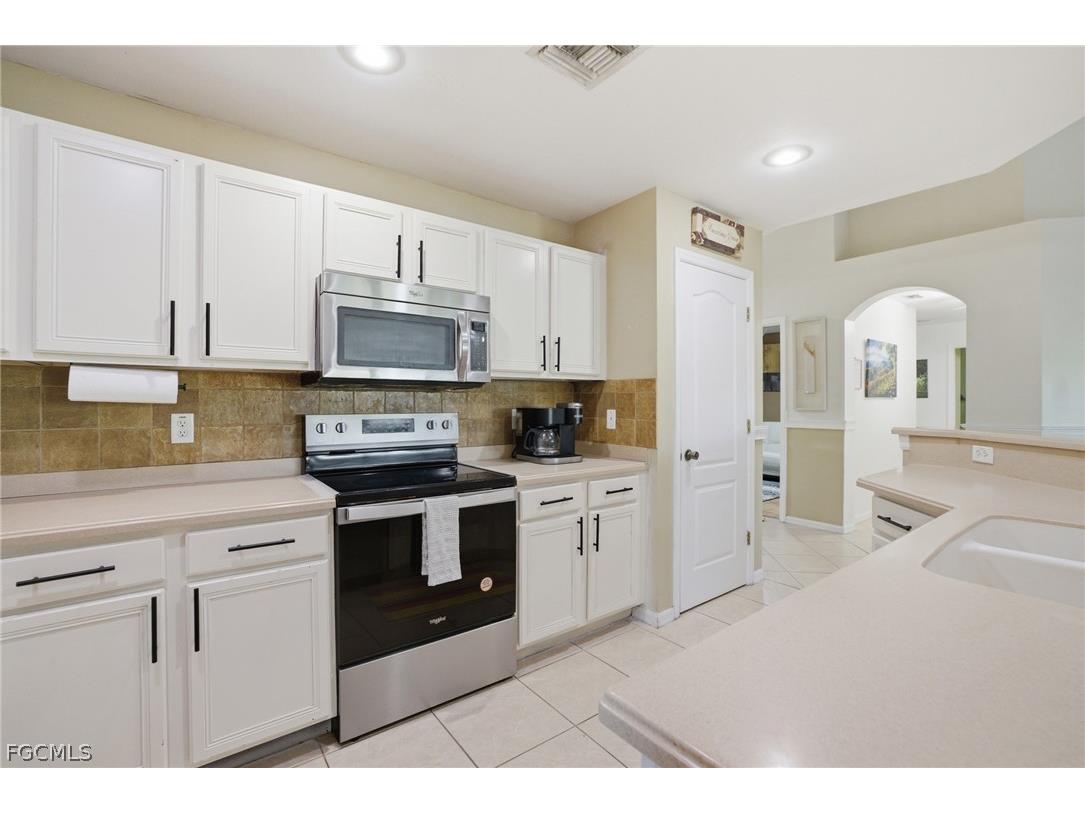 1112 SW 9th Court Cape Coral FL 33991 2026012778 image8