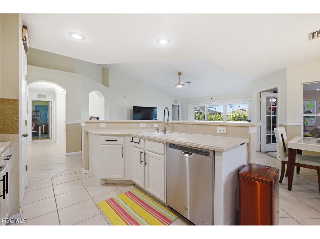 1112 SW 9th Court Cape Coral FL 33991 2026012778 image9