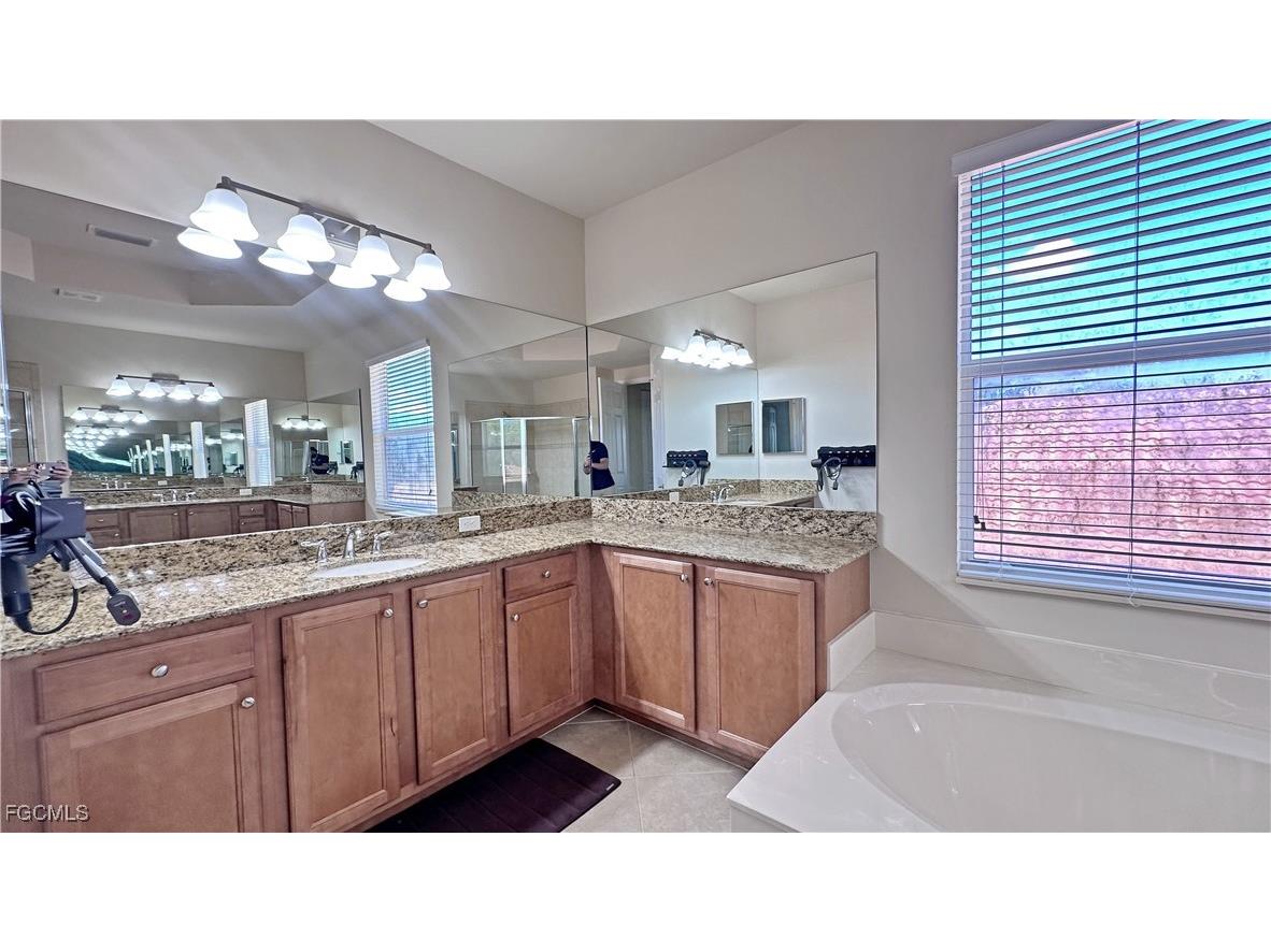 11120 Sparkleberry Drive Fort Myers FL 33913 2025005852 image23