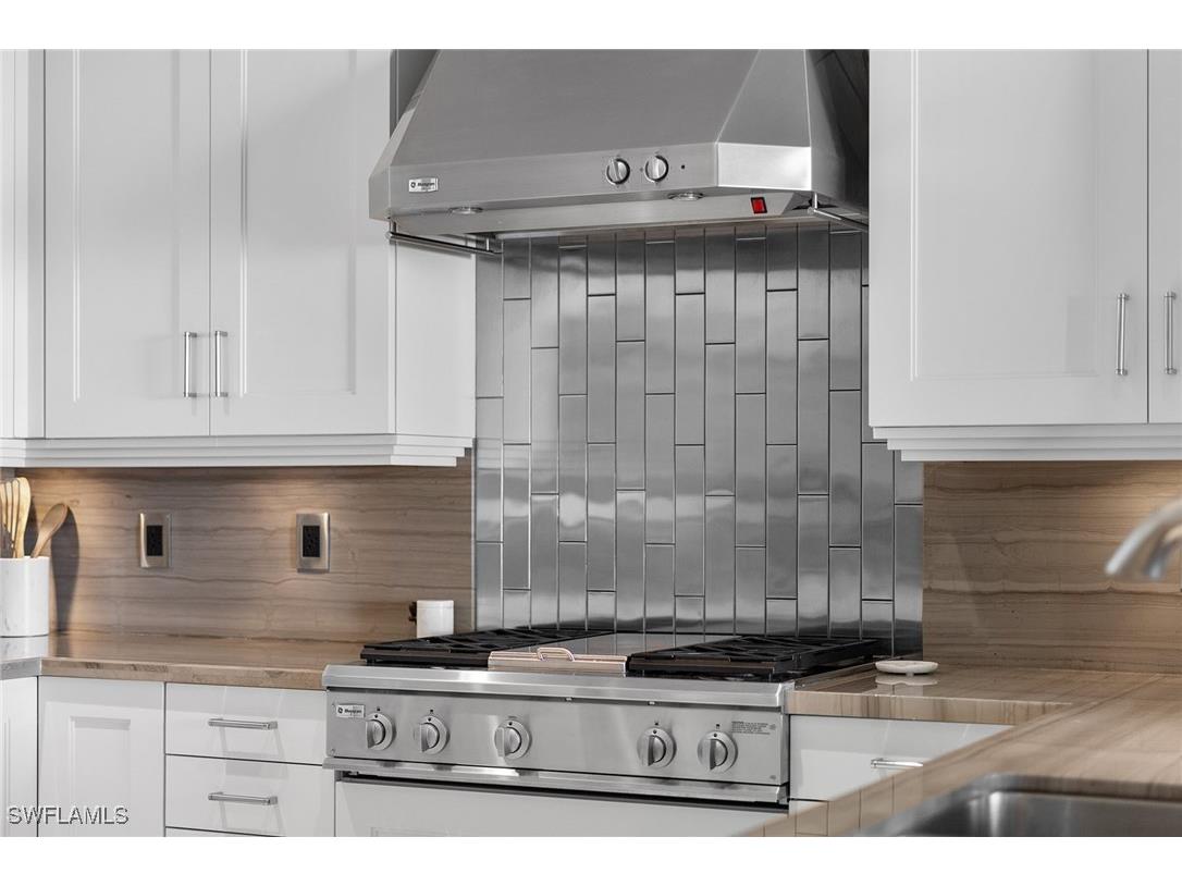 11125 Gulf Shore Drive #701 Naples FL 34108 224080895 image16