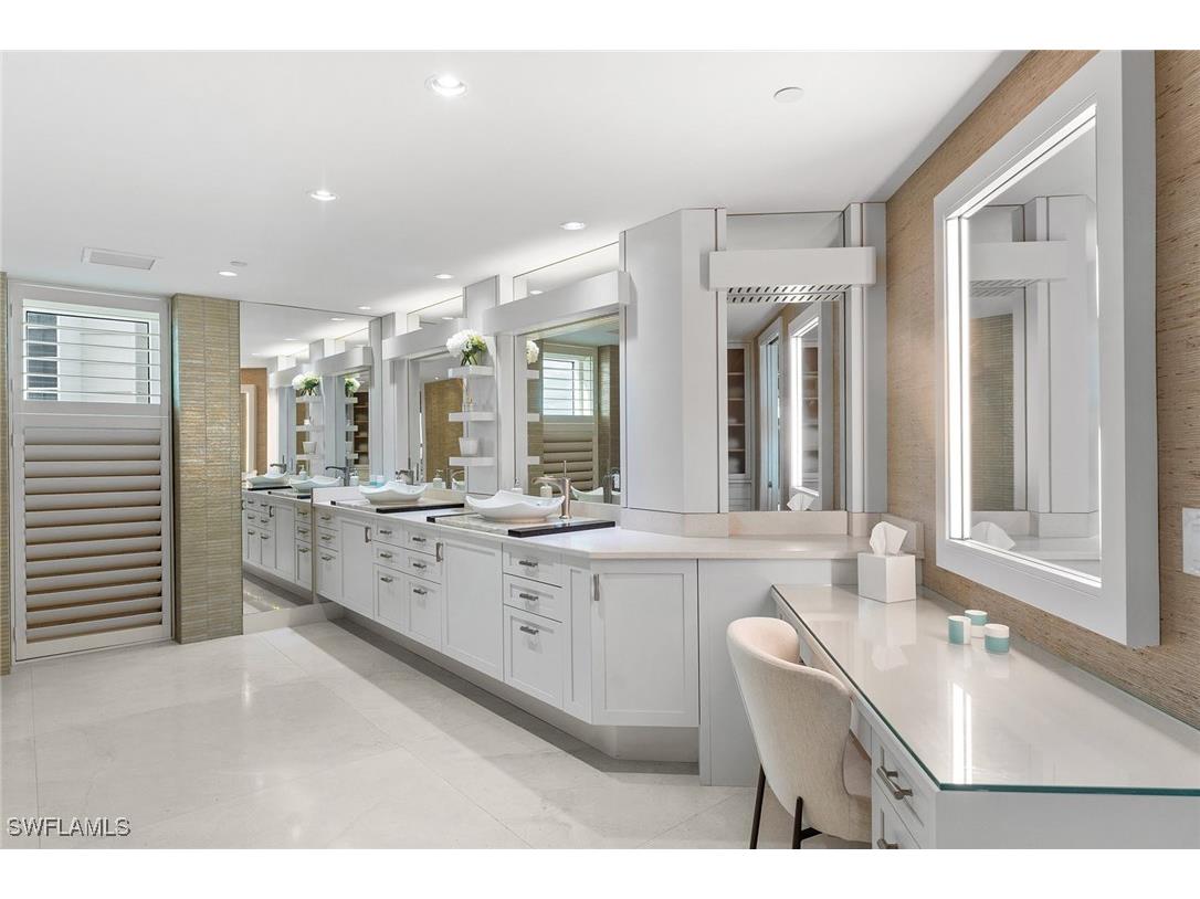 11125 Gulf Shore Drive #701 Naples FL 34108 224080895 image24