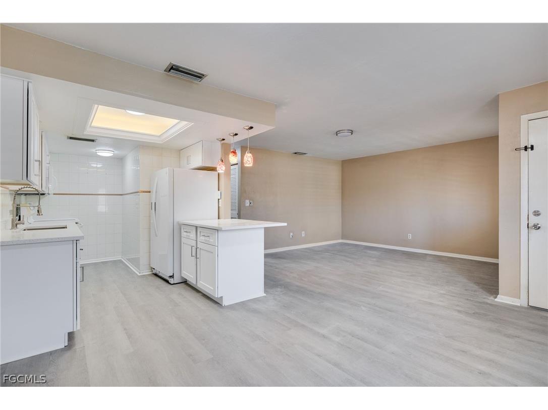 1113 Cape Coral Parkway W #101 Cape Coral FL 33914 2026008718 image1