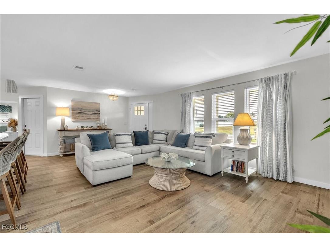 1113 SE 17th Street Cape Coral FL 33990 2025018950 image6