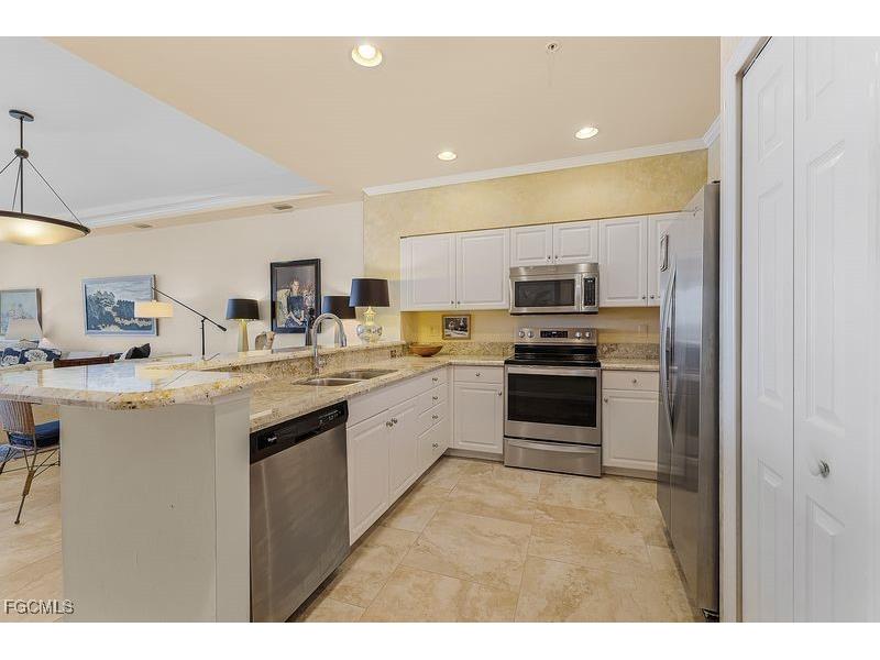 11130 Harbour Yacht Court #13B Fort Myers FL 33908 2025009202 image6