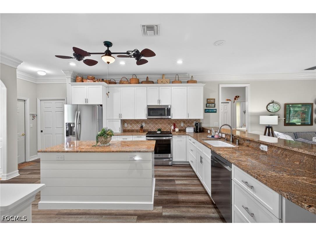 11138 Lakeland Circle Fort Myers FL 33913 2026025153 image2