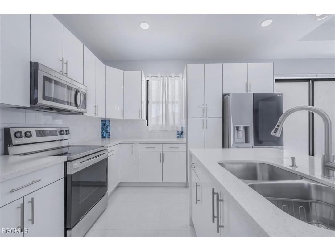 1114 NE 7th Avenue Cape Coral FL 33909 2026004070 image13