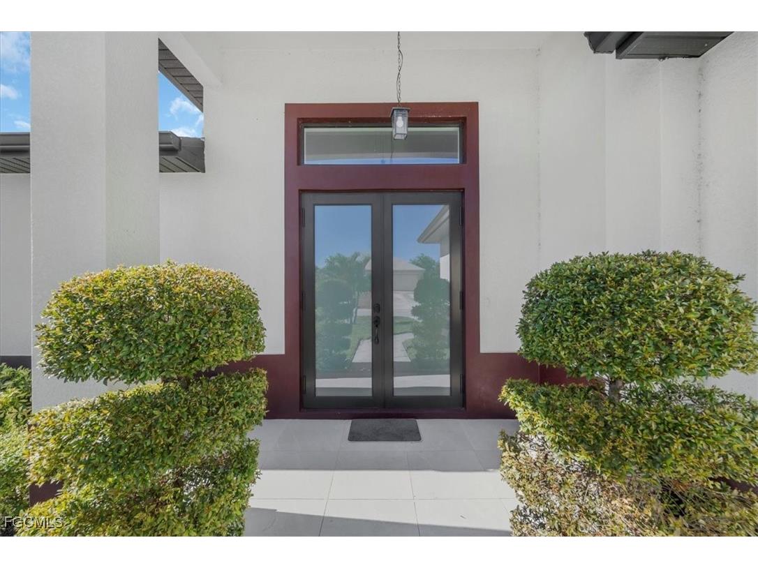 1114 NE 7th Avenue Cape Coral FL 33909 2026004070 image17