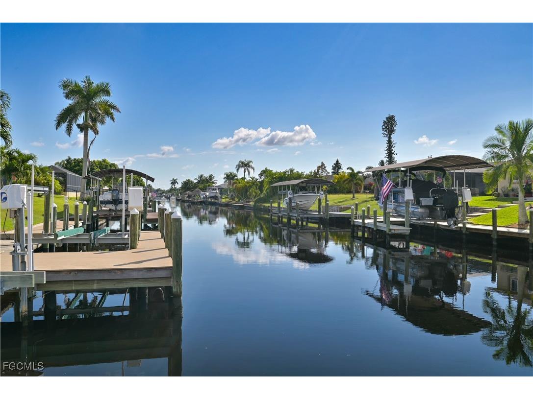 1114 SE 21st Terrace Cape Coral FL 33990 2025016605 image6