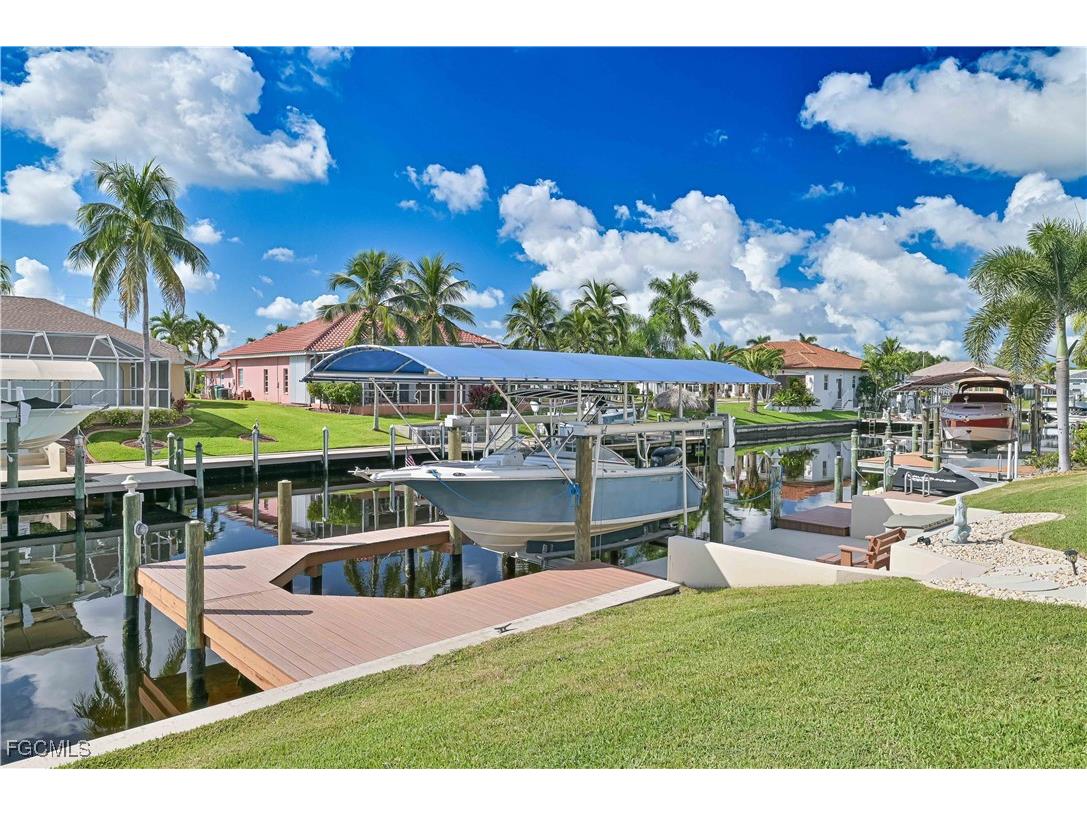 1114 SE 21st Terrace Cape Coral FL 33990 2025016605 image8