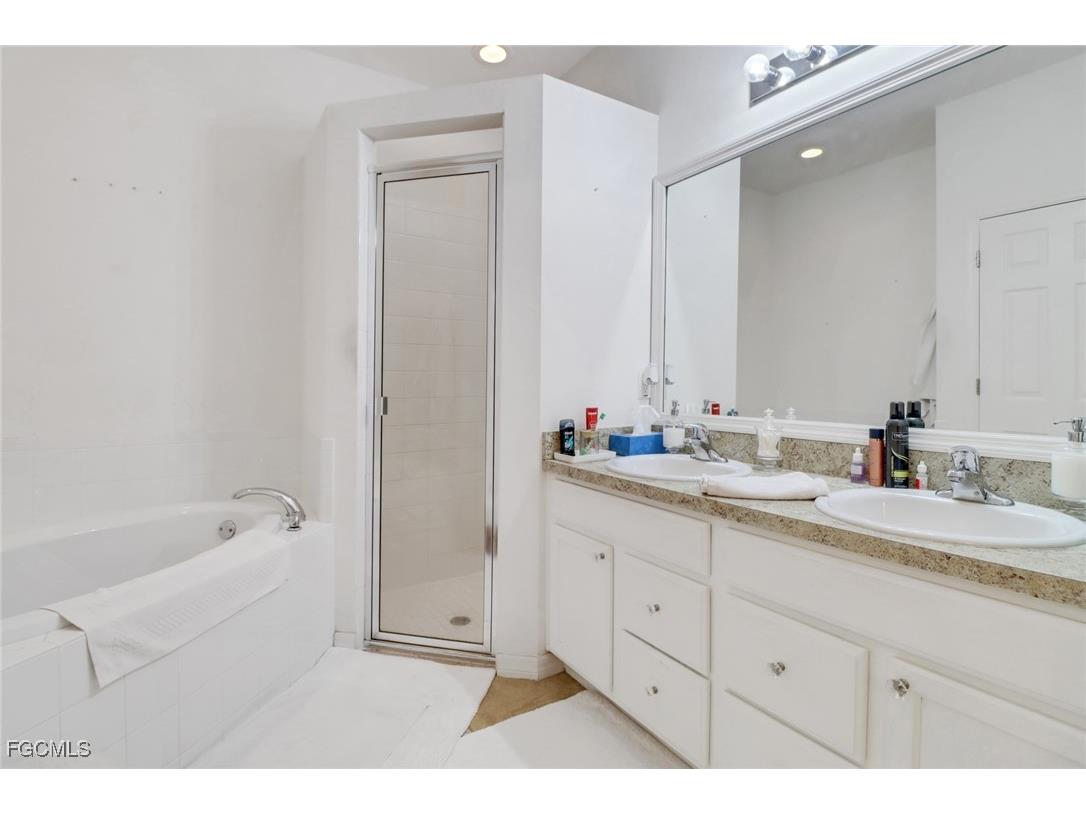 1114 SW Trafalgar Parkway Cape Coral FL 33991 2025003821 image12