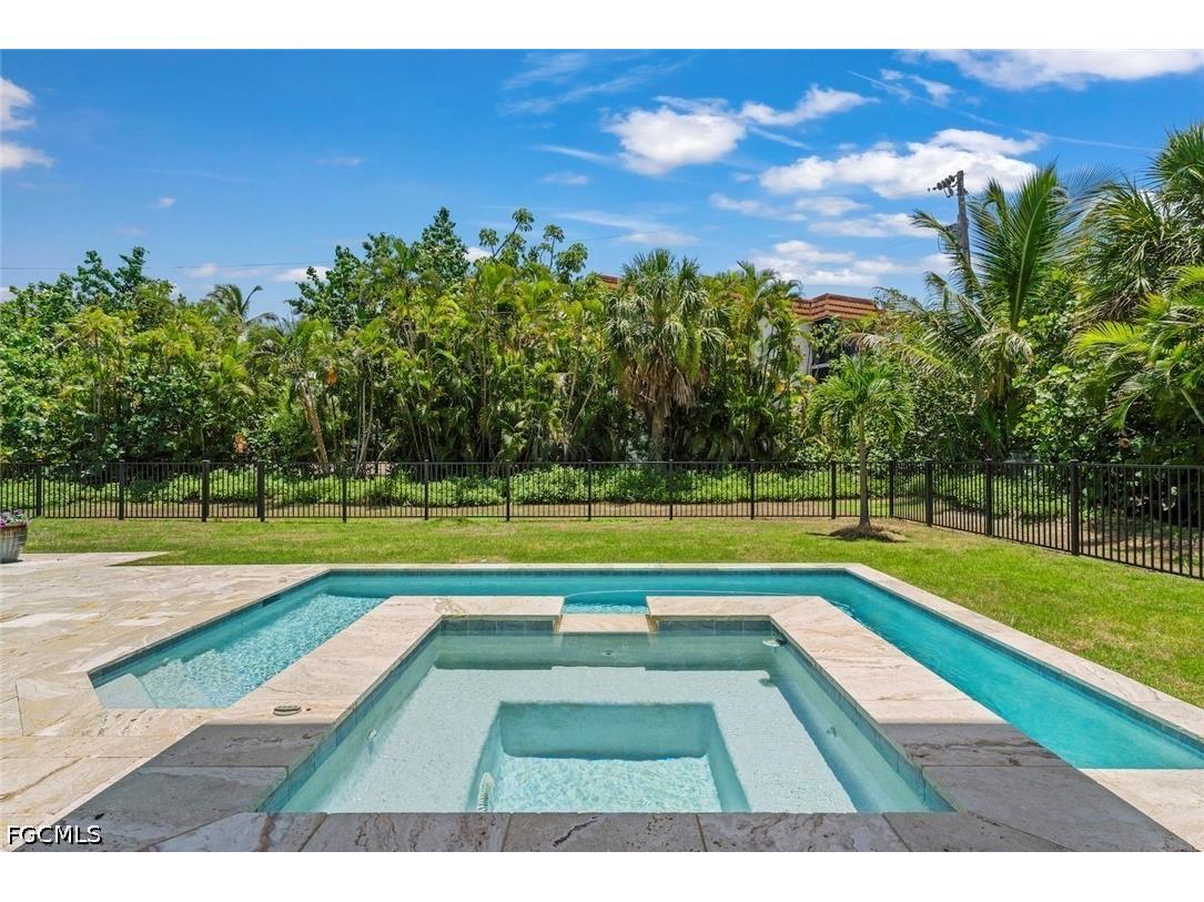 1114 Seagrape Lane Sanibel FL 33957 2026029280 image40