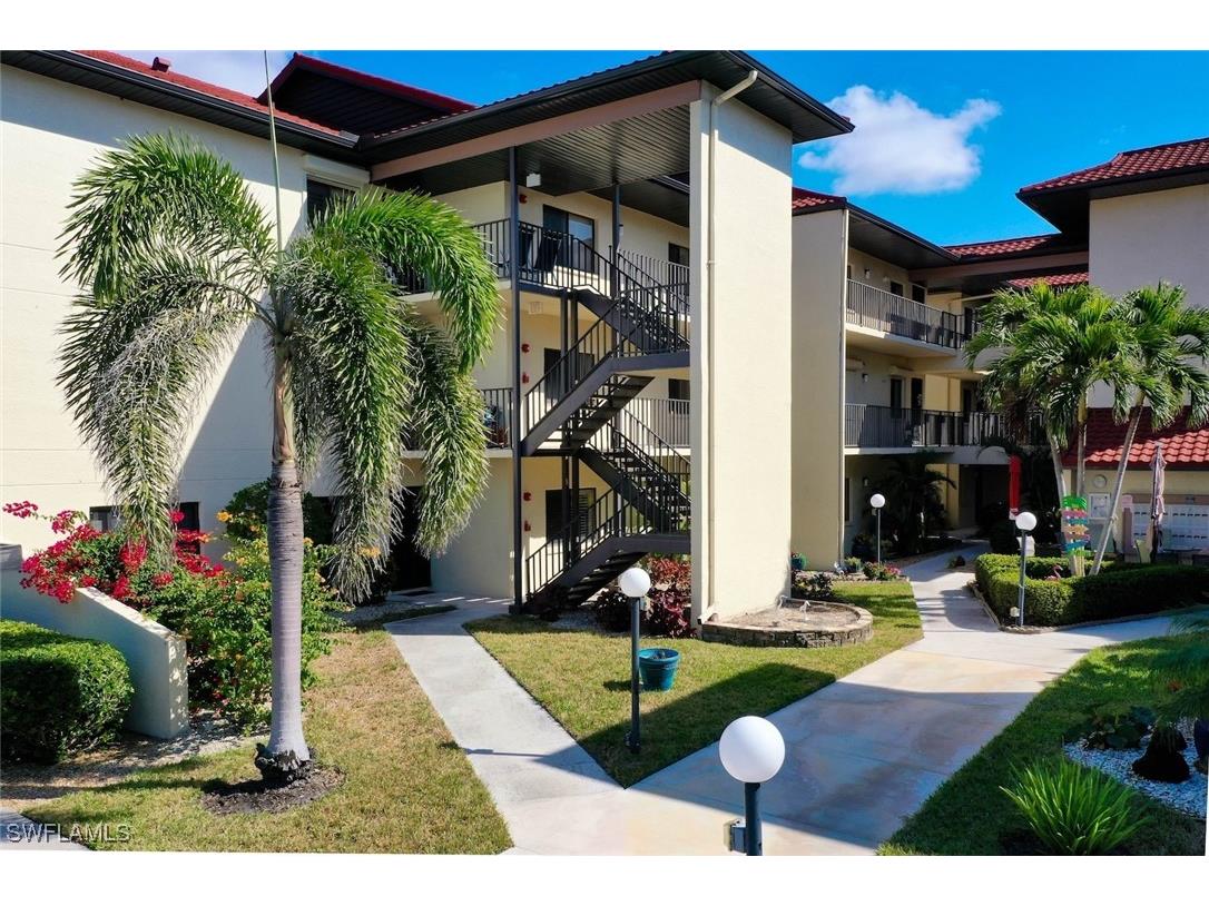 11140 Caravel Circle #101 Fort Myers FL 33908 225014195 image1