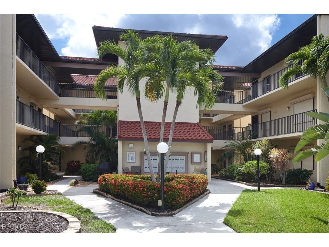 11140 Caravel Circle #106 Fort Myers FL 33908 2025003751 image2