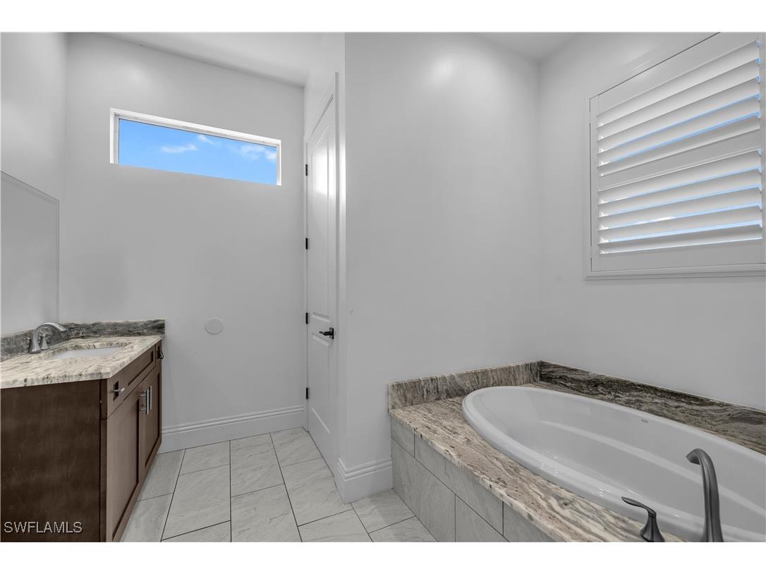 11141 Palmetto Ridge Drive Naples FL 34110 226005706 image7