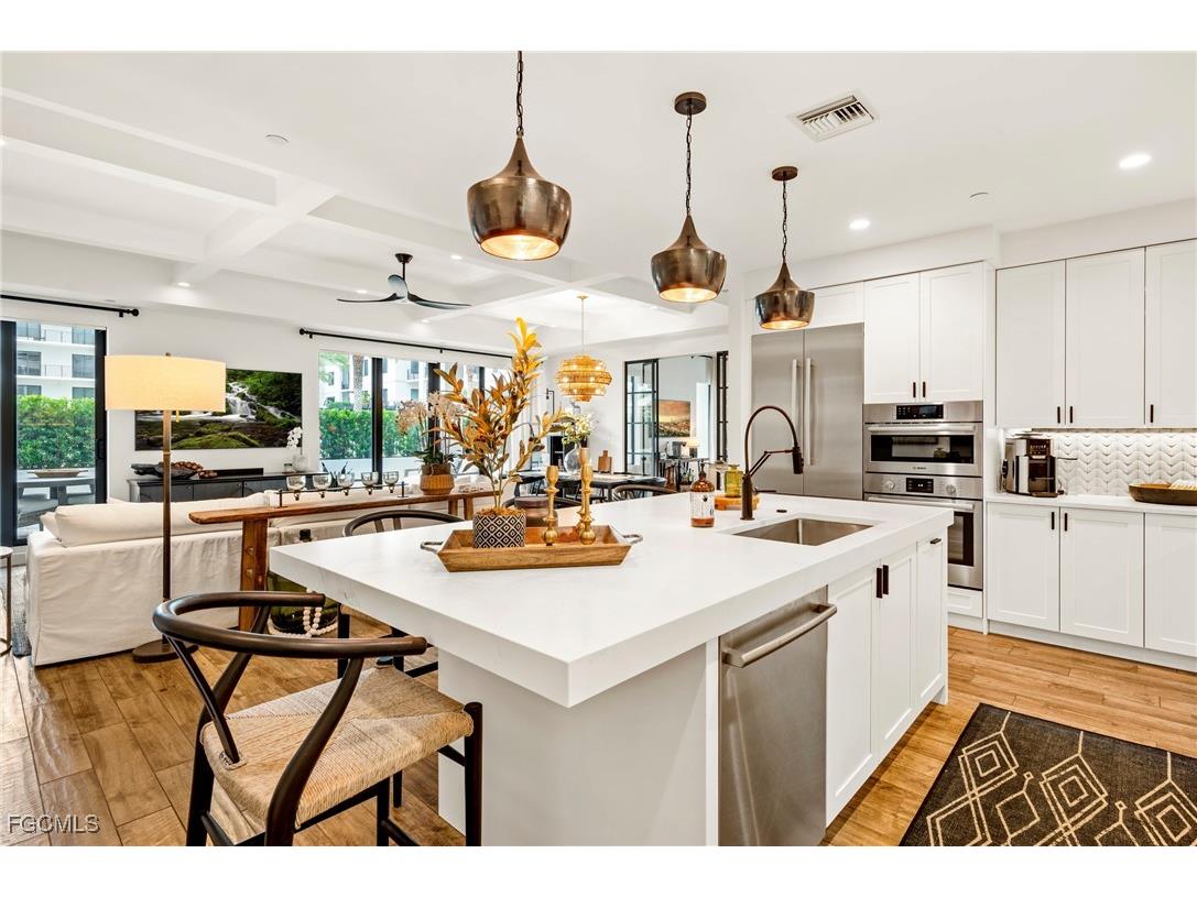 1115 Central Avenue #256 Naples FL 34102 2025013279 image1