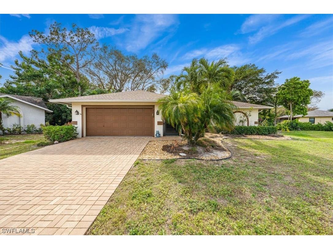1115 Vinca Lane Naples FL 34105 224008939 image1