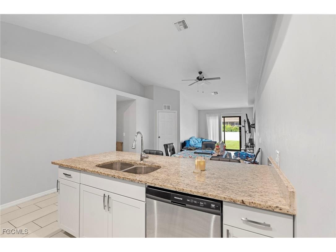 1117/ 1119 Diplomat Parkway E Cape Coral FL 33909 2026001169 image12