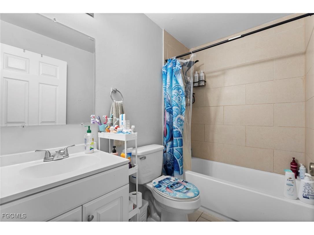 1117/ 1119 Diplomat Parkway E Cape Coral FL 33909 2026001169 image15