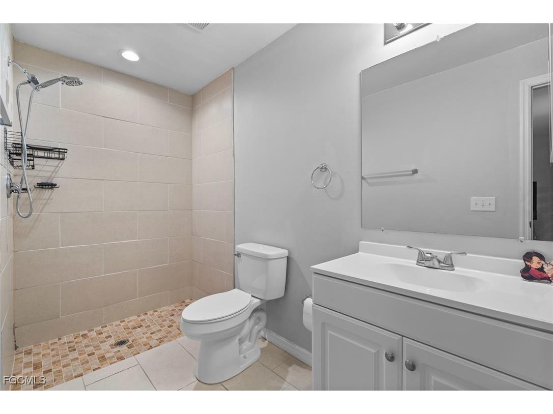 1117/ 1119 Diplomat Parkway E Cape Coral FL 33909 2026001169 image17