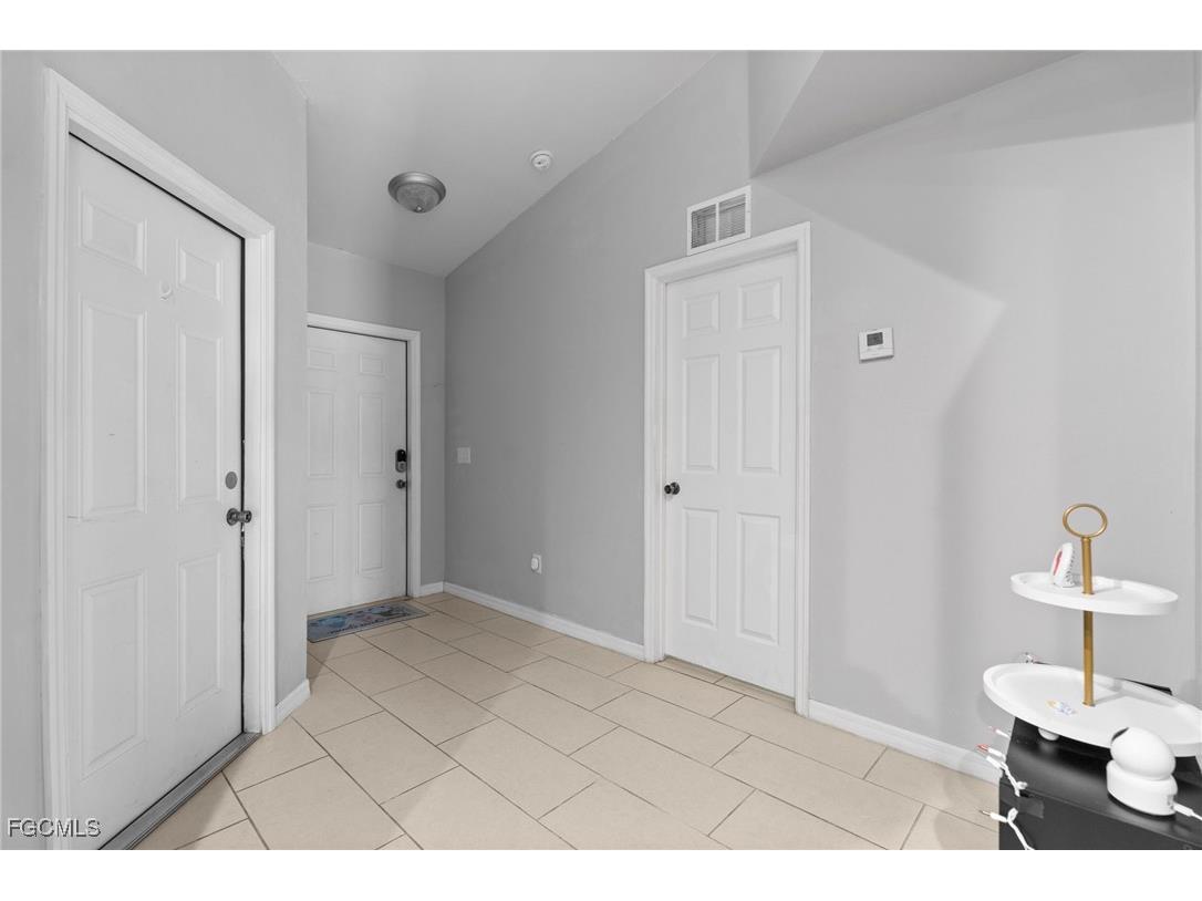 1117/ 1119 Diplomat Parkway E Cape Coral FL 33909 2026001169 image21