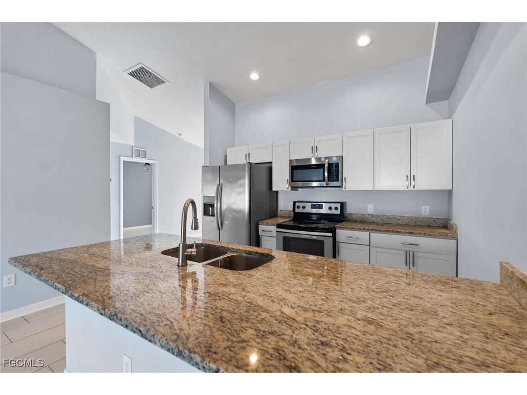 1117/ 1119 Diplomat Parkway E Cape Coral FL 33909 2026001169 image29