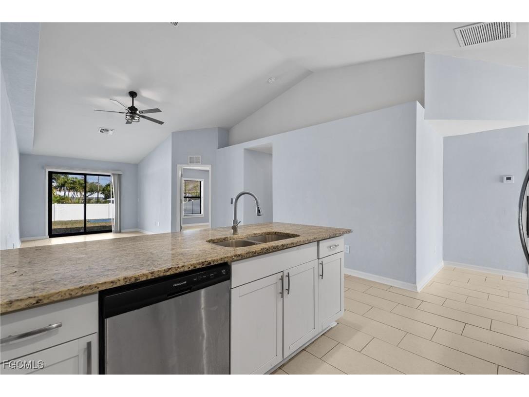 1117/ 1119 Diplomat Parkway E Cape Coral FL 33909 2026001169 image32