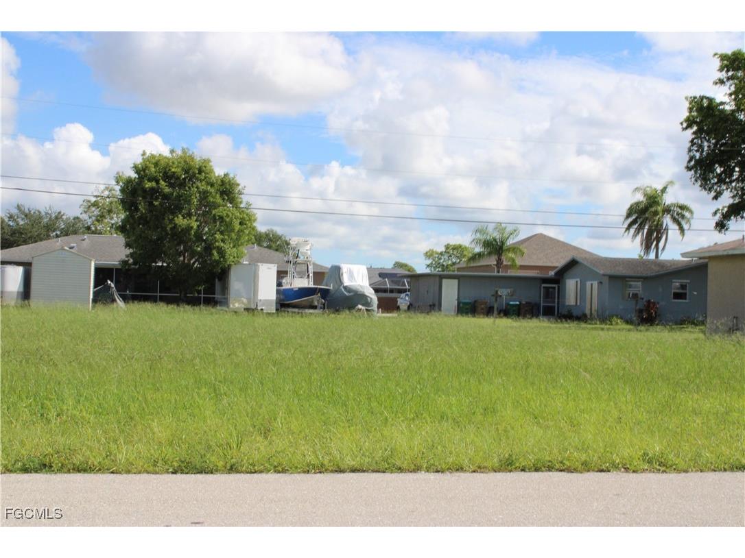 1117 NE 8th Terrace Cape Coral FL 33909 2025022720 image3